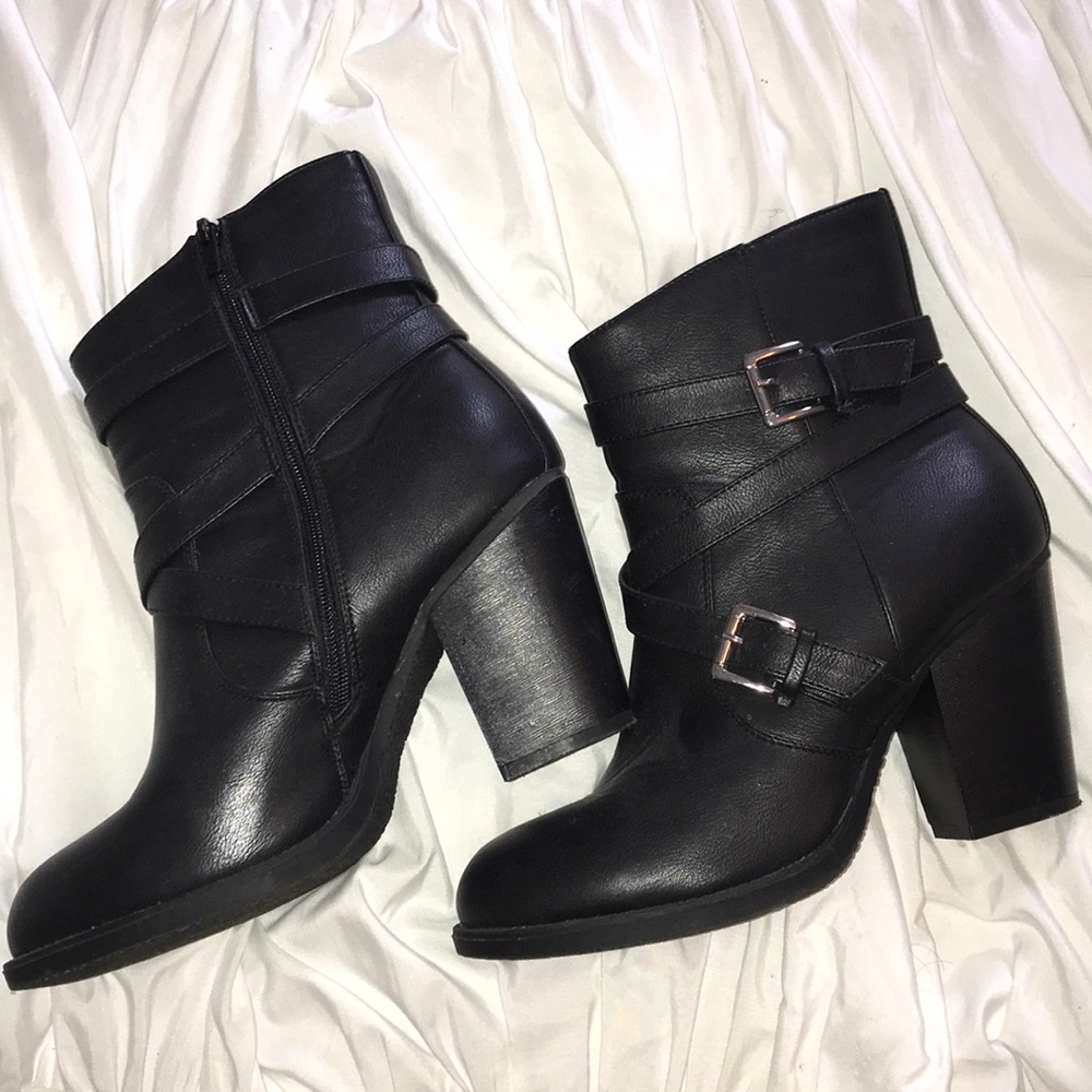 Black heeled boots